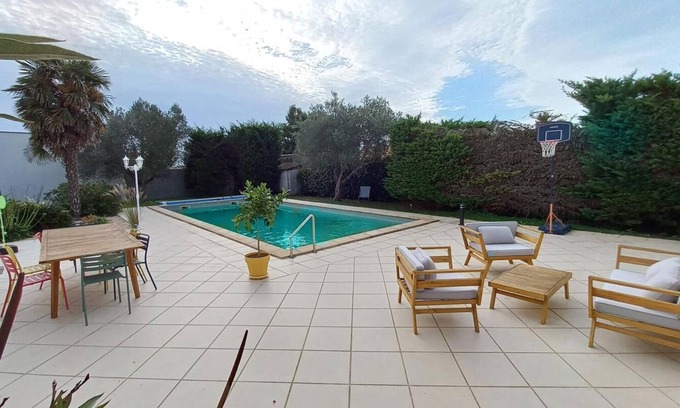 Puilboreau Casa | 8-bed house with pool 10 min from La Rochelle town center