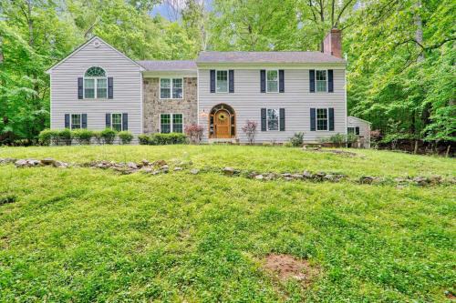 Long Green Casa | 8-Bedroom Luxury Home in Baltimore Maryland