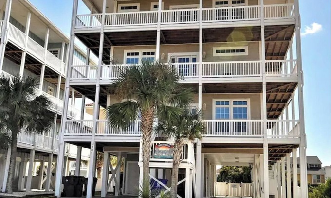 Ash Casa | 8 Bedrooms, 7 Baths, Sleeps 20, Linens, Private Heated Pool, Elevator, Golf Near