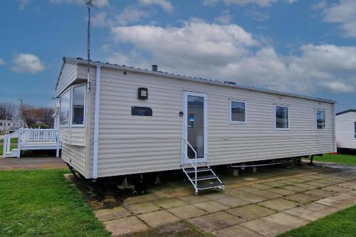 Hunstanton Otro | 8 Berth Caravan For Hire At Manor Park Near To A Great Beach Ref 23041C