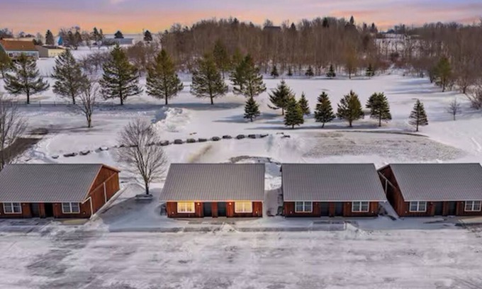 Tully Cabina | 8 Boutique Suites, Perfect for Groups & Events