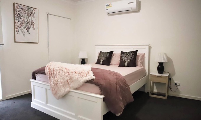 Brookfield Casa | 8-Guest Accommodation with Kids' Room