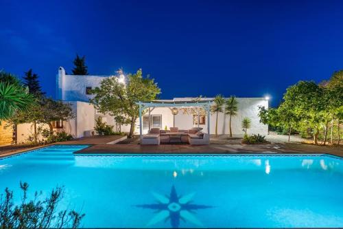 Sant Josep de sa Talaia Villa | 8 Guests Large Villa near Bossa Beaches & Airport