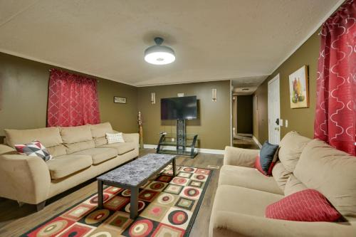 Crisp Casa | 8 Mi to Dtwn Greenville Bethel Home with Yard