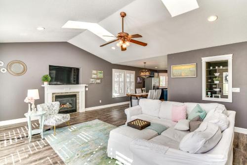 Pleasant Valley Casa | 8 Mi to Dtwn Vancouver PNW Getaway!
