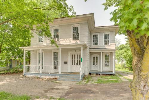 Bath Apartamento | 8 Mi to Keuka Lake Walkable Apartment in Bath