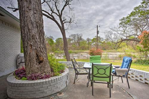 Garland Casa | 8 Mi to Lake Ray Hubbard Creekside Garland Home