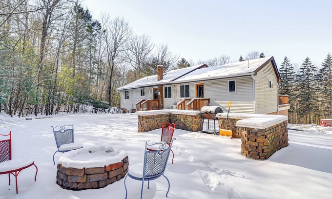 White Mills Casa | 8 Mi to Lake Wallenpapack: Gem w/ Deck & Game Room