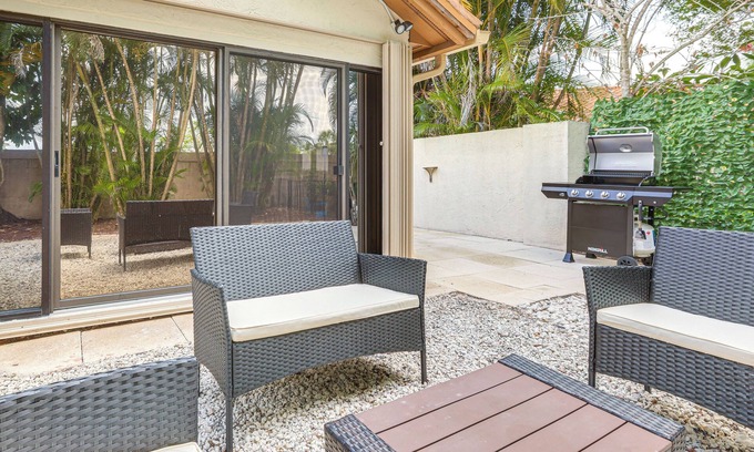 Palm City Casa | 8 Mi to Stuart Beach: Home w/ Pool Access!