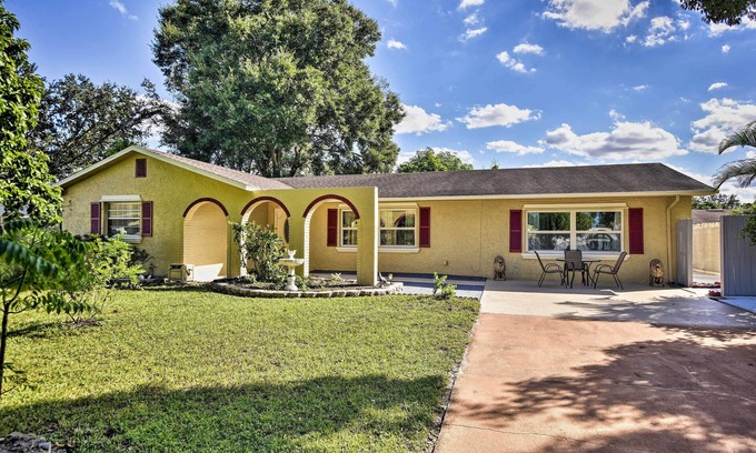 Pine Castle Apartamento | ¡NUEVO! Estudio con Fire Pit & Gazebo, ¡a 17 millas de Disney!