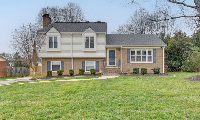 Charlotte Casa | 8 Mi to Uptown: Home w/ Hot Tub in Charlotte!