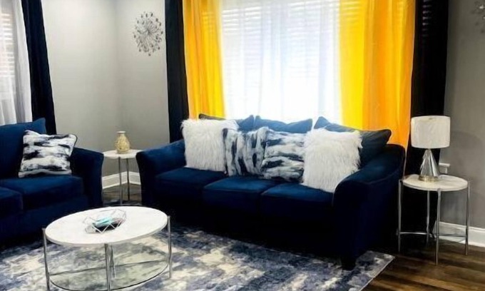 Read Boulevard East Casa | 8 miles from French Quarter.
