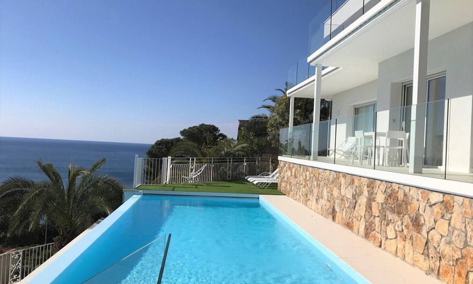 Canyet de Mar Villa | 8 minutes walk from Canyet beach VILLA ROSAMAR LUXURY ***** 320 m2, SEA VIEW