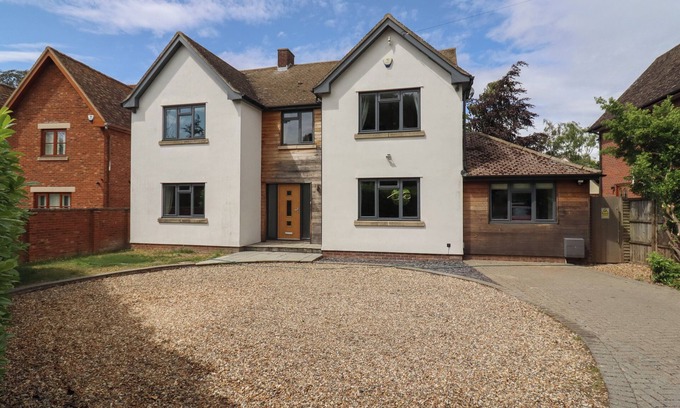 Royston Cabaña | 8 NEWMARKET ROAD, pet friendly, character holiday cottage in Royston