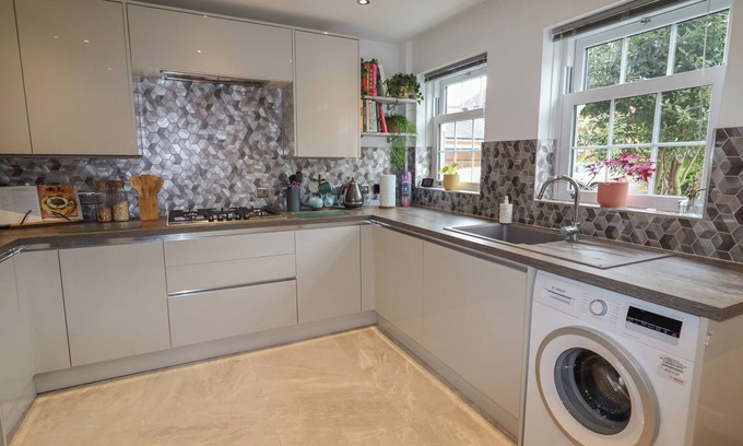 Chester Cabaña | 8 Nicholas Court