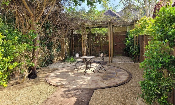 Montpellier Casa | 8 Northcroft