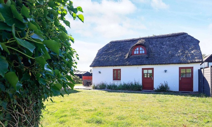 Blokhus Casa | 8 person holiday home in Blokhus
