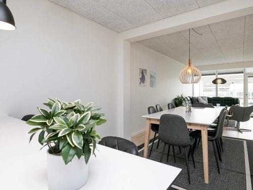 Sondervig Apartamento | 8 person holiday home in Ringkøbing