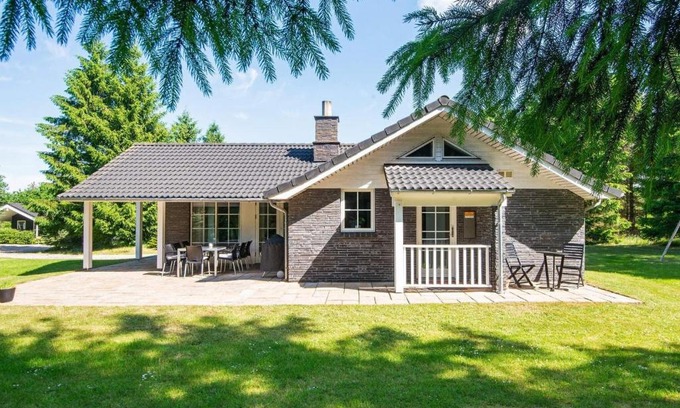 Arrild Ferieby Casa | 8 person holiday home in Toftlund