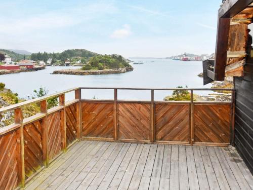 Reinsvik Casa | 8 person holiday home in FREI