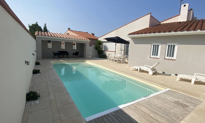 Canohes Casa | 8-person villa with pool and air conditioning, children's playroom