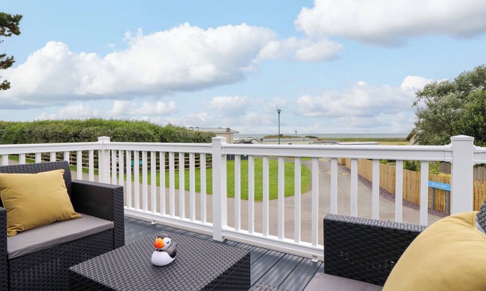 Llwyngwril Cabaña | 8 PUFFIN WAY, family friendly, country holiday cottage in Llwyngwril