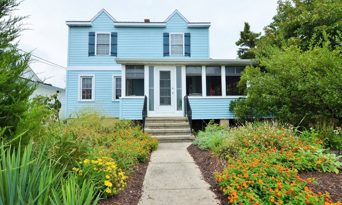 Lewes Casa | 8 Rhode Island - BAY BLOCK HOME, STEPS FROM LEWES BEACH