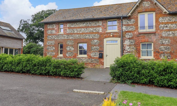 Bowerchalke Casa | 8 ROOKHAYE, pet friendly, character holiday cottage in Salisbury