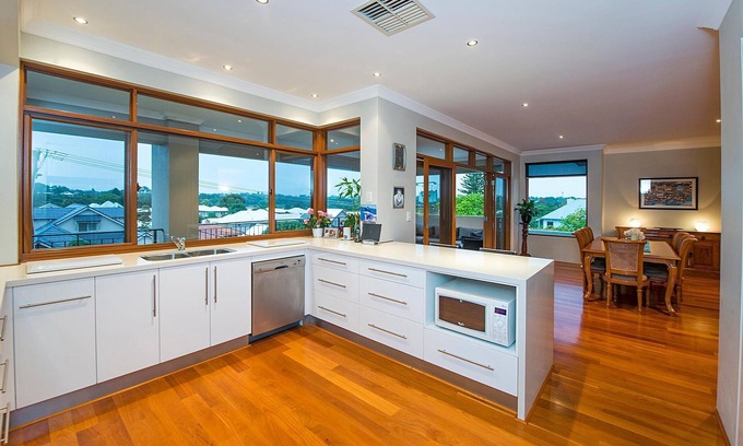 Swanbourne Casa | 8 Simply Stunning Swanbourne Family Home