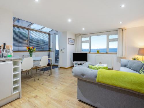 Roundham Casa | 8 Vista Apartments