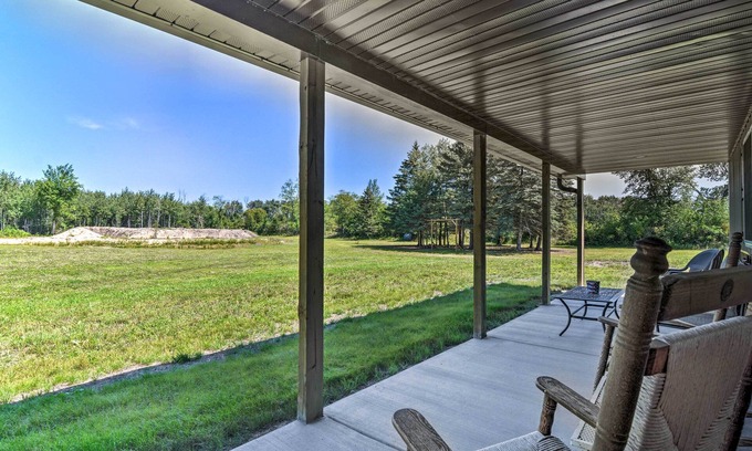 Au Gres Township Cabina | 800-Acre Au Gres Oasis: 2 Ponds + ATV Trails!
