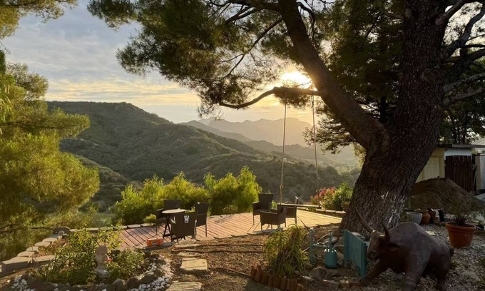 Thousand Oaks Casa | 808 Retreat -A Tranquil Oasis