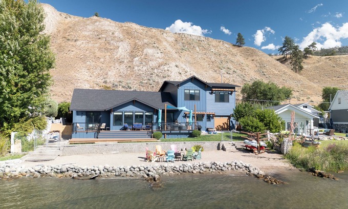 Okanagan-Similkameen Casa | ¡80 pies de playa privada, frente al lago con vistas a la montaña justo en el lago Skaha!
