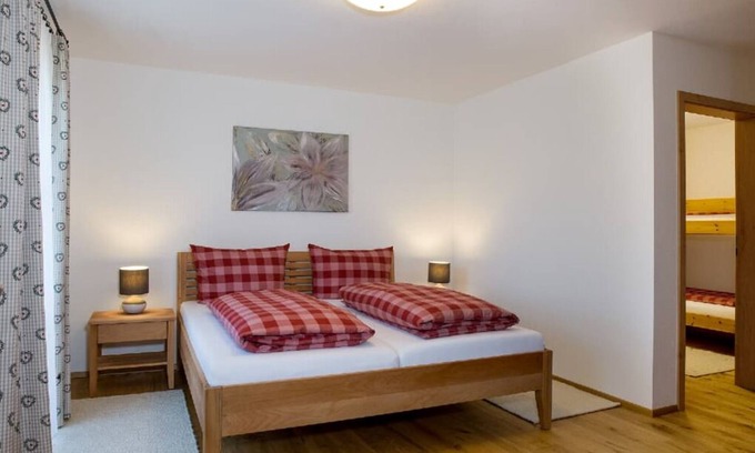 Sonnen Apartamento | Apartamento de vacaciones familiar de 80 m² con tres habitaciones separadas. Incluye cesta de desayuno.