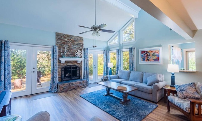 Lawton Woods Casa | 81 Lawton - Bike to the Beach! 3 Bedroom Sea Pines Home