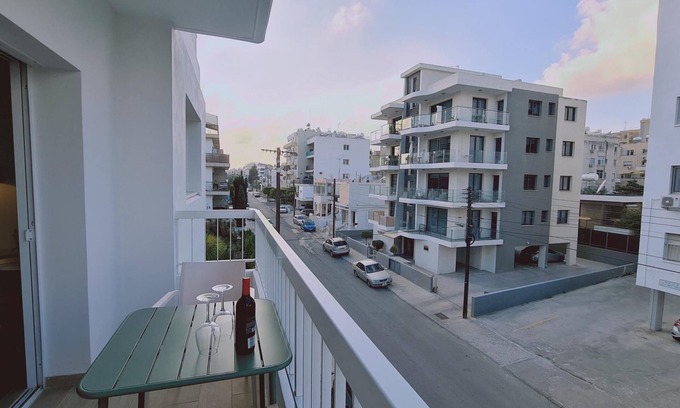Neapolis Apartamento | 83 Lim3 - Stay Sunlit Apartment