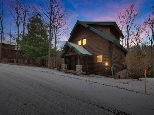 Boyne City Casa | 830 Mountain Cabin