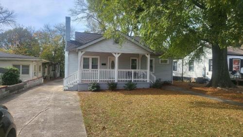 Crestline Heights Casa | 83rd Street Comfy Cottage