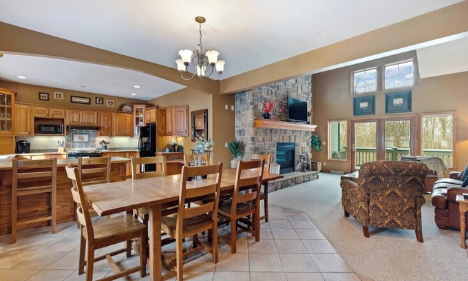 Clymer Casa | 8438 Canterbury · Luxury Mountain Top Living For The Whole Family