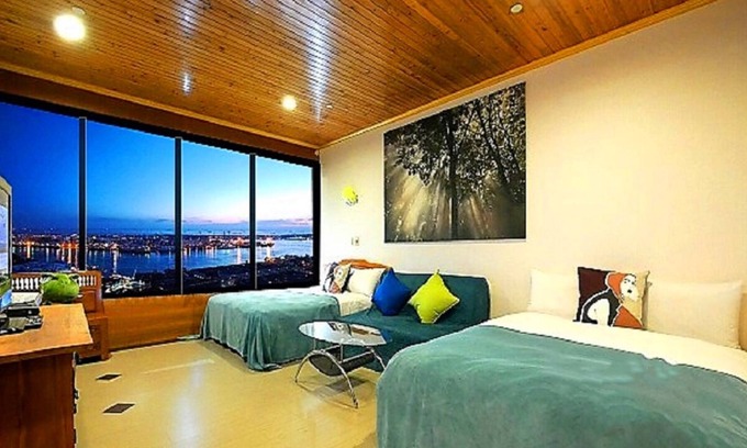 Kaohsiung City Centre Casa | 85 Prague Homestay