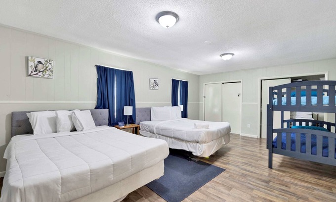 Crestline Heights Casa | 86th Cozy Coop