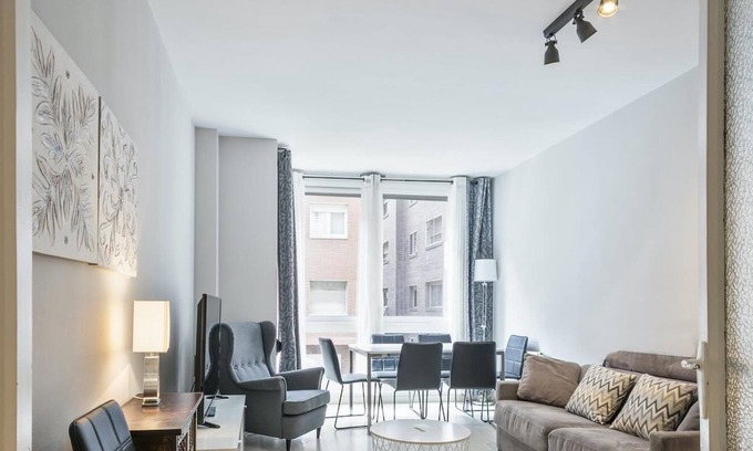 Gracia Apartamento | 87. Lesseps Apartment