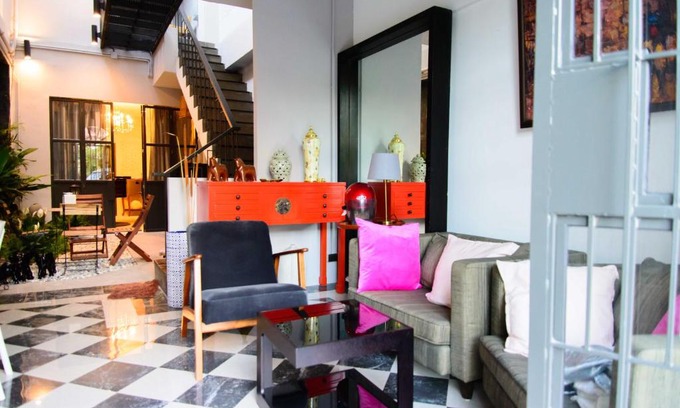 Wat Sam Phraya Casa | 87 Oldtown at River Pier