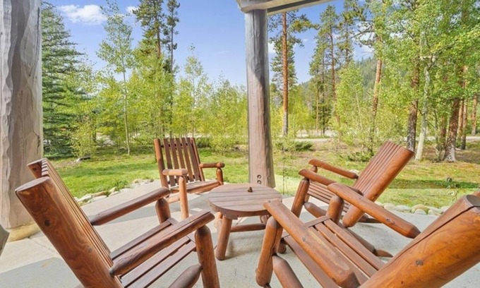 Keystone Condominio | 8750 Trappers Crossing 2 Bedroom Condo by RedAwning