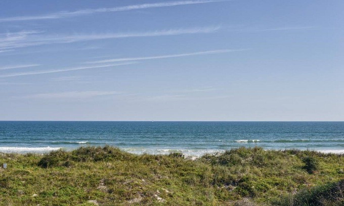 Crescent Beach Condominio | HGTV INSPIRADO Hermosa StAugustine Florida UNIDAD FINAL FRENTE AL MAR 1 Dormitorio Dormir 4