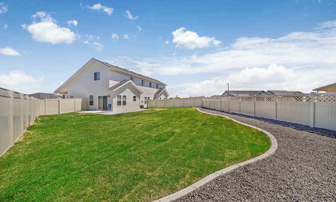 Twin Falls Casa | 893 Brand new construction 2 level townhome central TF