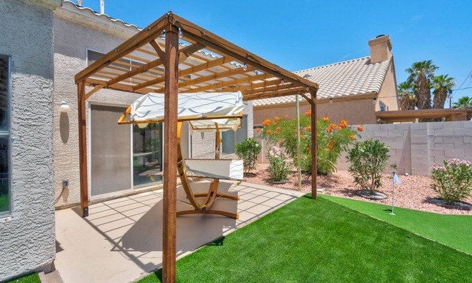 North Las Vegas Casa | 8BR 5BA SuperHero Retreat-King Beds, BBQ, Hammock, Firepit, MiniGolf, WorkSpace