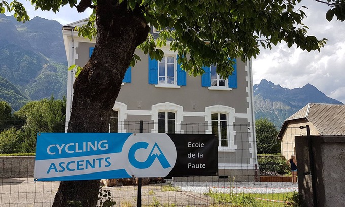 Le Bourg-d'Oisans Casa | 9 habitaciones amplias y luminosas renovadas del siglo 19 Casa de la escuela