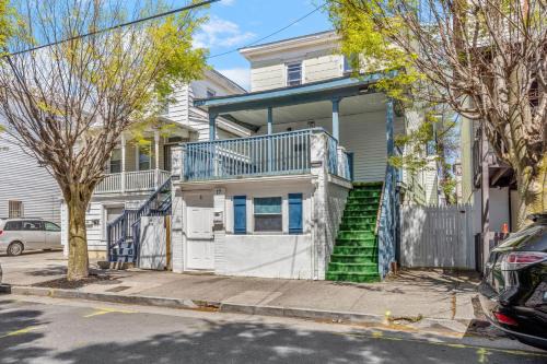 Ducktown Casa | 9 Bedroom, 14 Beds House Great for Big Groups Near Boardwalk, Tropicana