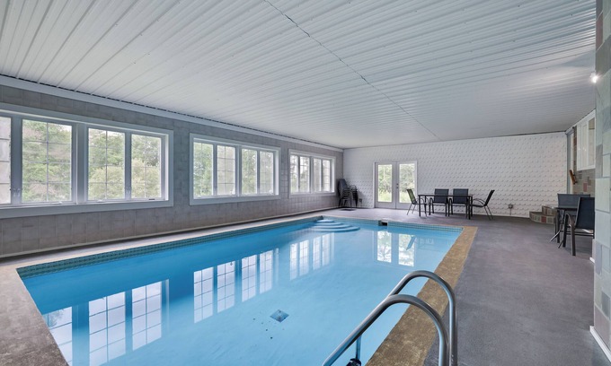 Narrowsburg Casa | 9-bedroom home with Private Indoor heated Pool - Firepit - 7 acres - sleeps 22